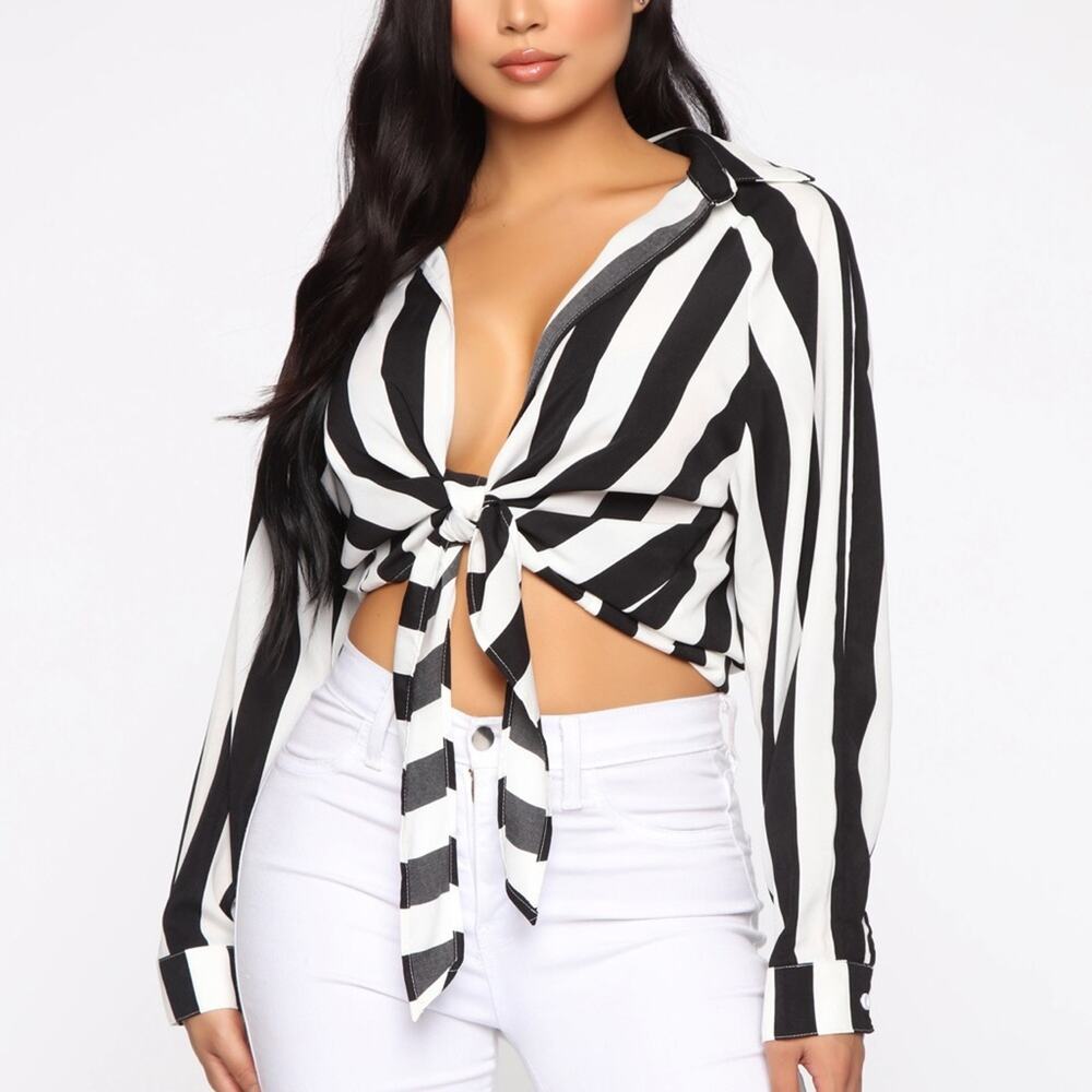 Fashion nova heard about you tie black and white front top size Large NWT